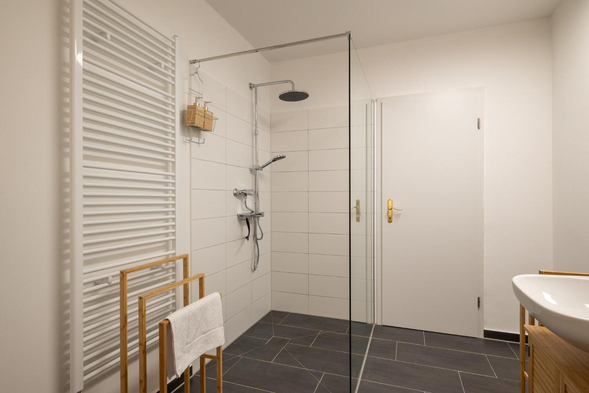 Leipzig Mitte - 2 Parkplaetze - Koselig Apartments Luaran gambar